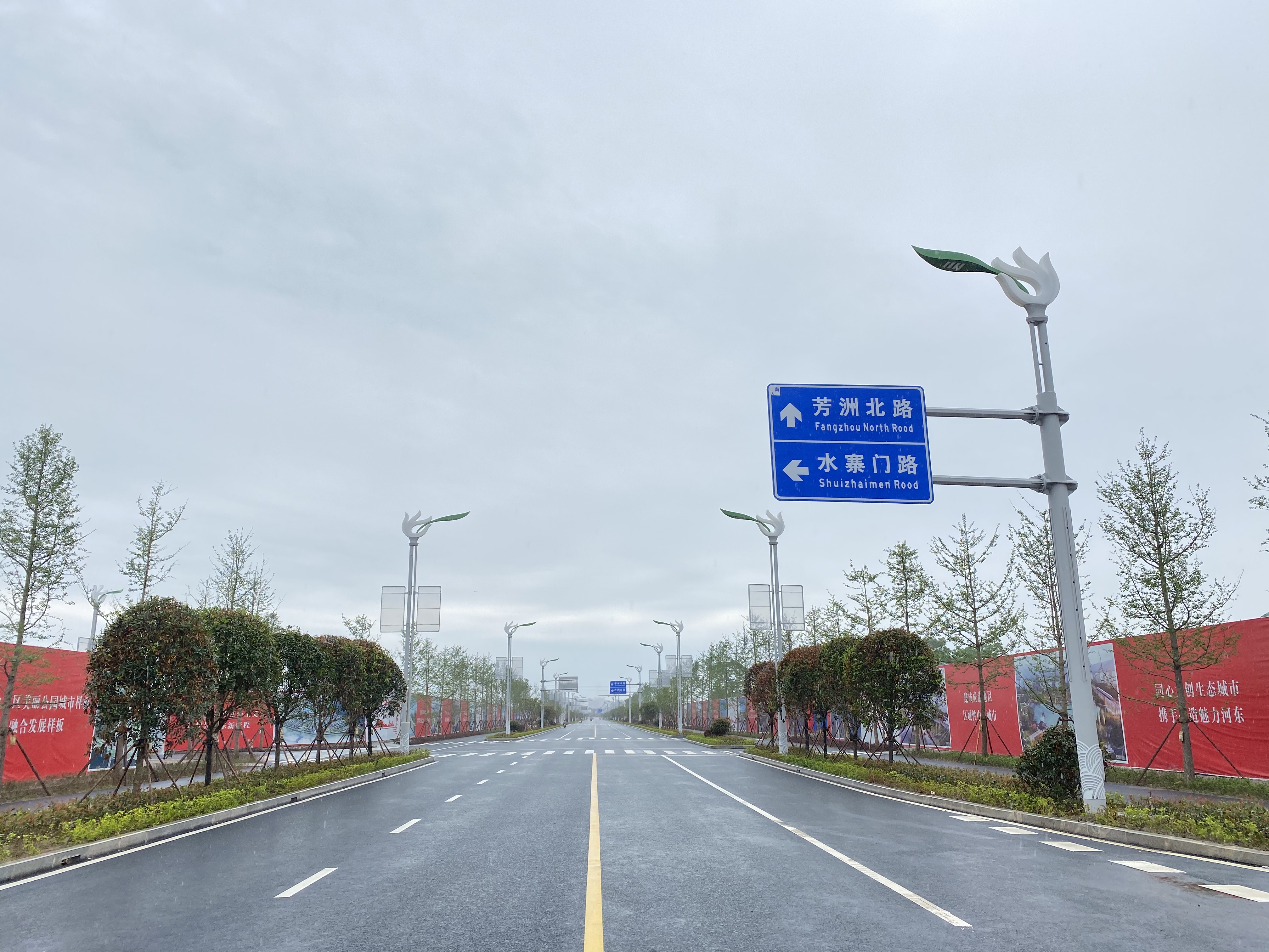 智慧路燈標(biāo)準(zhǔn)答案——遂寧首條多桿合一智慧景觀(guān)路燈示范段！